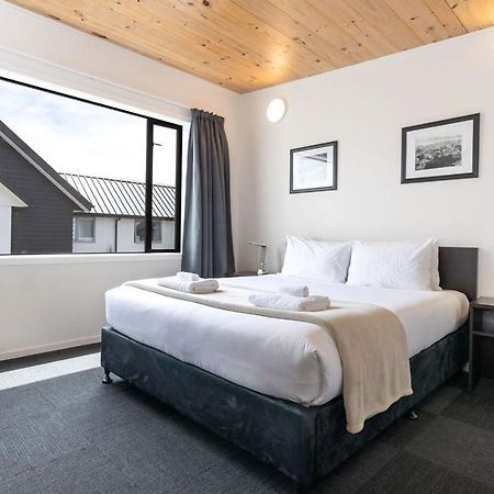 The Bealey Quarter Motel ไครสต์เชิร์ช ภายนอก รูปภาพ A bedroom at the hotel