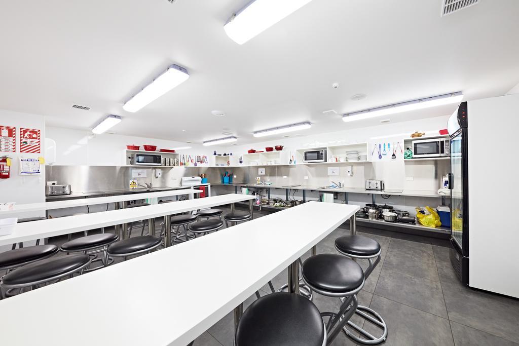 The Bealey Quarter Motel ไครสต์เชิร์ช ภายนอก รูปภาพ The kitchen at the International Centre for Culinary Arts
