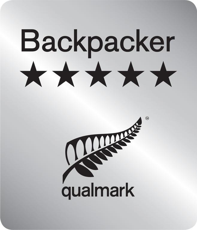 The Bealey Quarter Motel ไครสต์เชิร์ช ภายนอก รูปภาพ The Silver Fern Backpacker Award