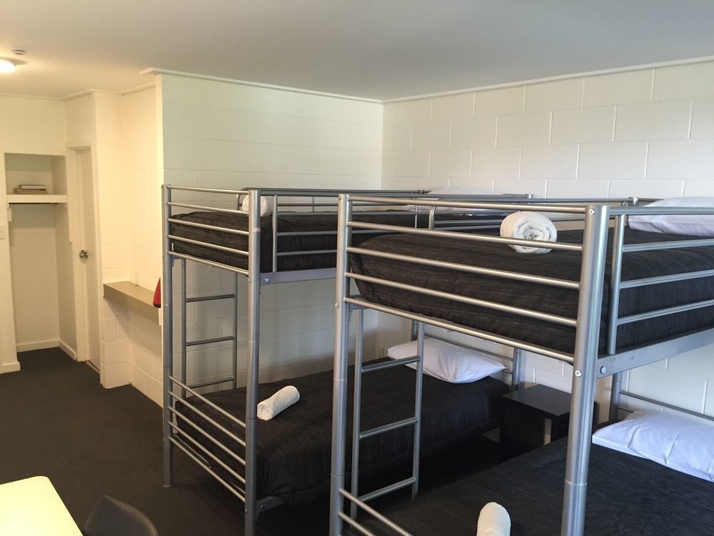 The Bealey Quarter Motel ไครสต์เชิร์ช ภายนอก รูปภาพ A room at a backpackers' hostel in Australia