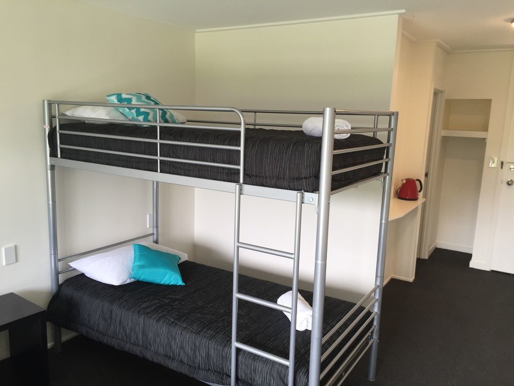 The Bealey Quarter Motel ไครสต์เชิร์ช ภายนอก รูปภาพ A bunk bed